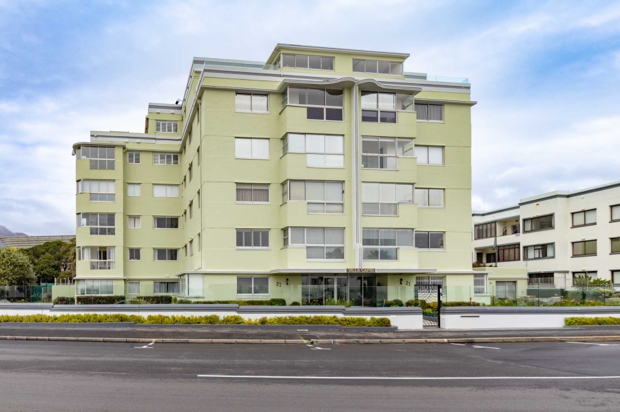 2 Bedroom Property for Sale in Mouille Point Western Cape